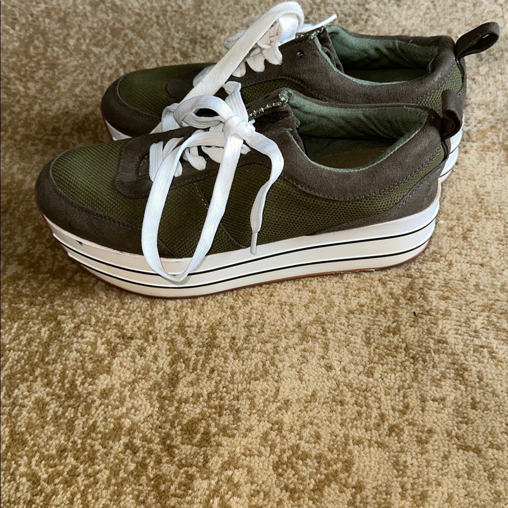 ZARA Basic collection Green and White Platform Sn… - image 2